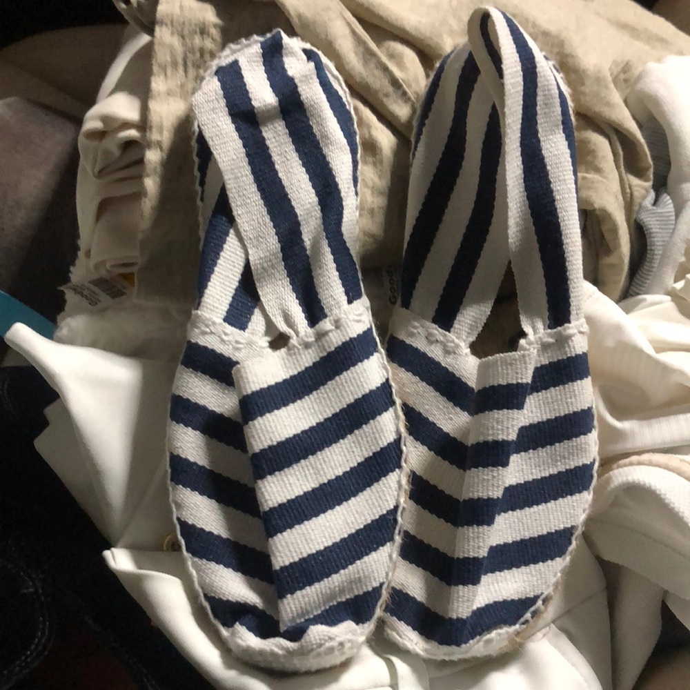New Diego’s EU39 bow and white espadrilles excellent